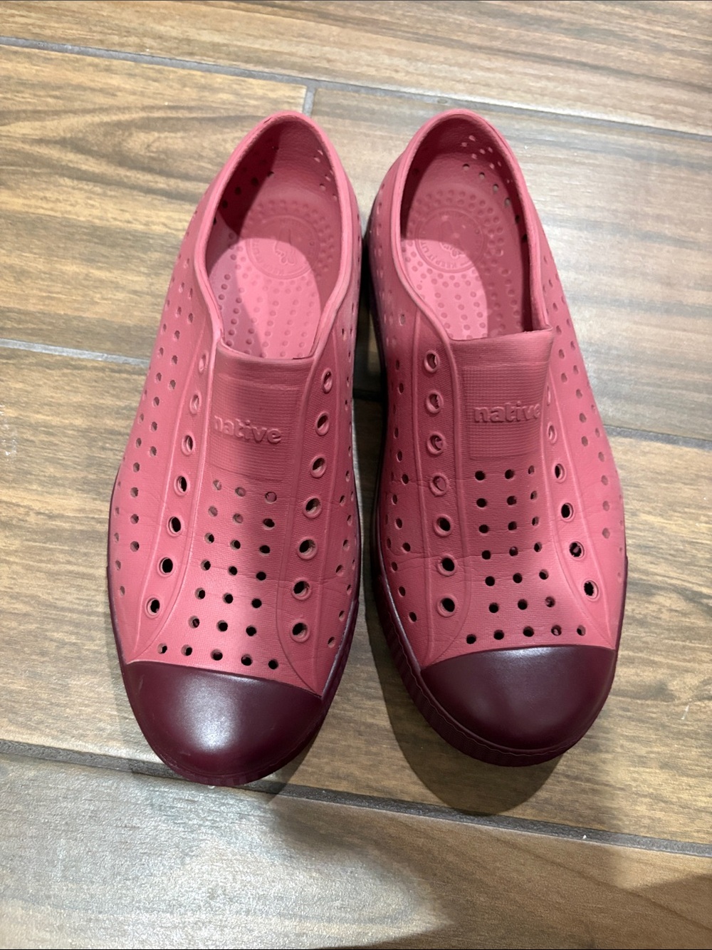 Native Women's Slip-On Mules in Rose with Burgundy Toe